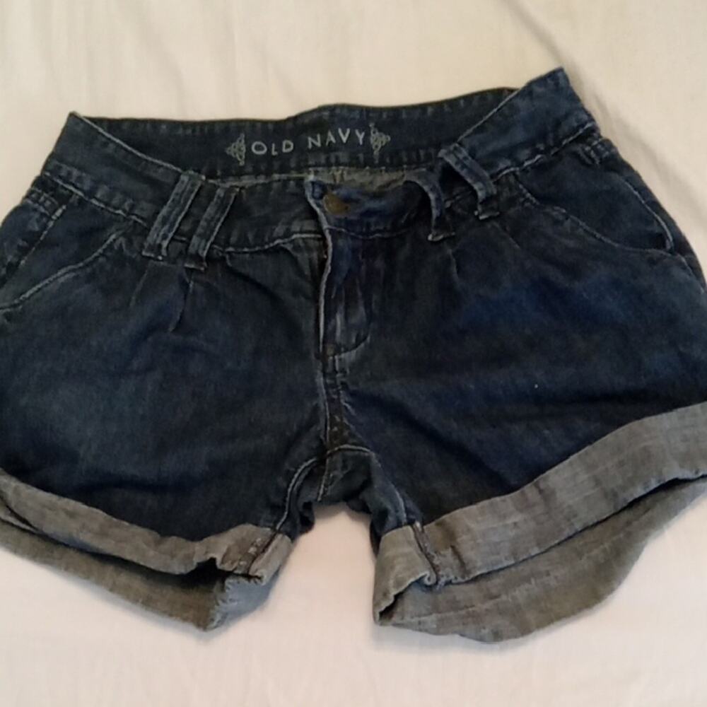 Old Navy Women's Size 6 Blue Jean Shorts with Cuffed Hem. Athleisure, Summer